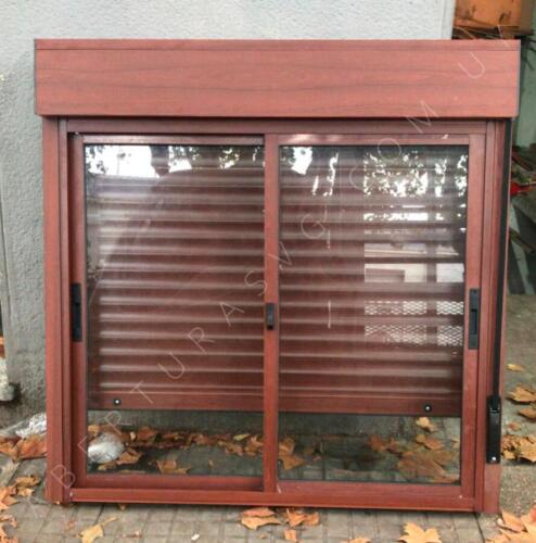 Ventana-Imitacion-madera-con-cortina-de-enrollar-de-aluminio-aberturas-vg-uruguay